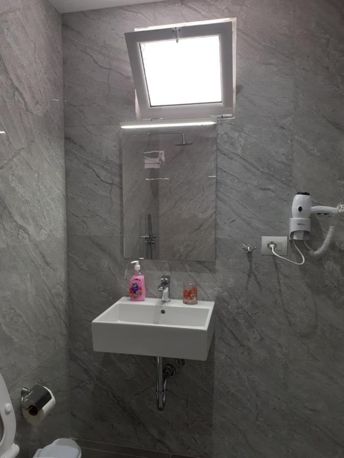 Apartaments Rraku Sarandë Eksteriør billede