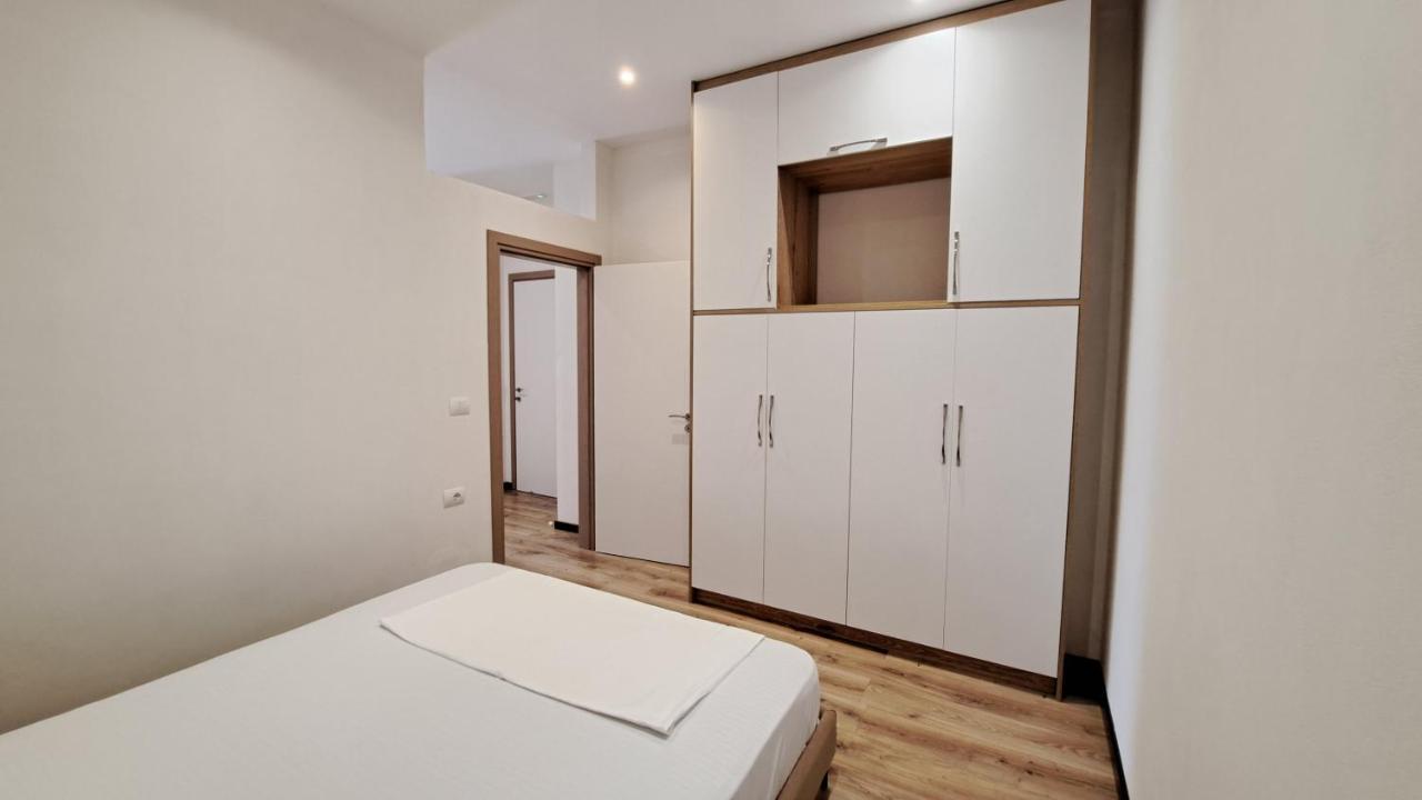 Apartaments Rraku Sarandë Eksteriør billede