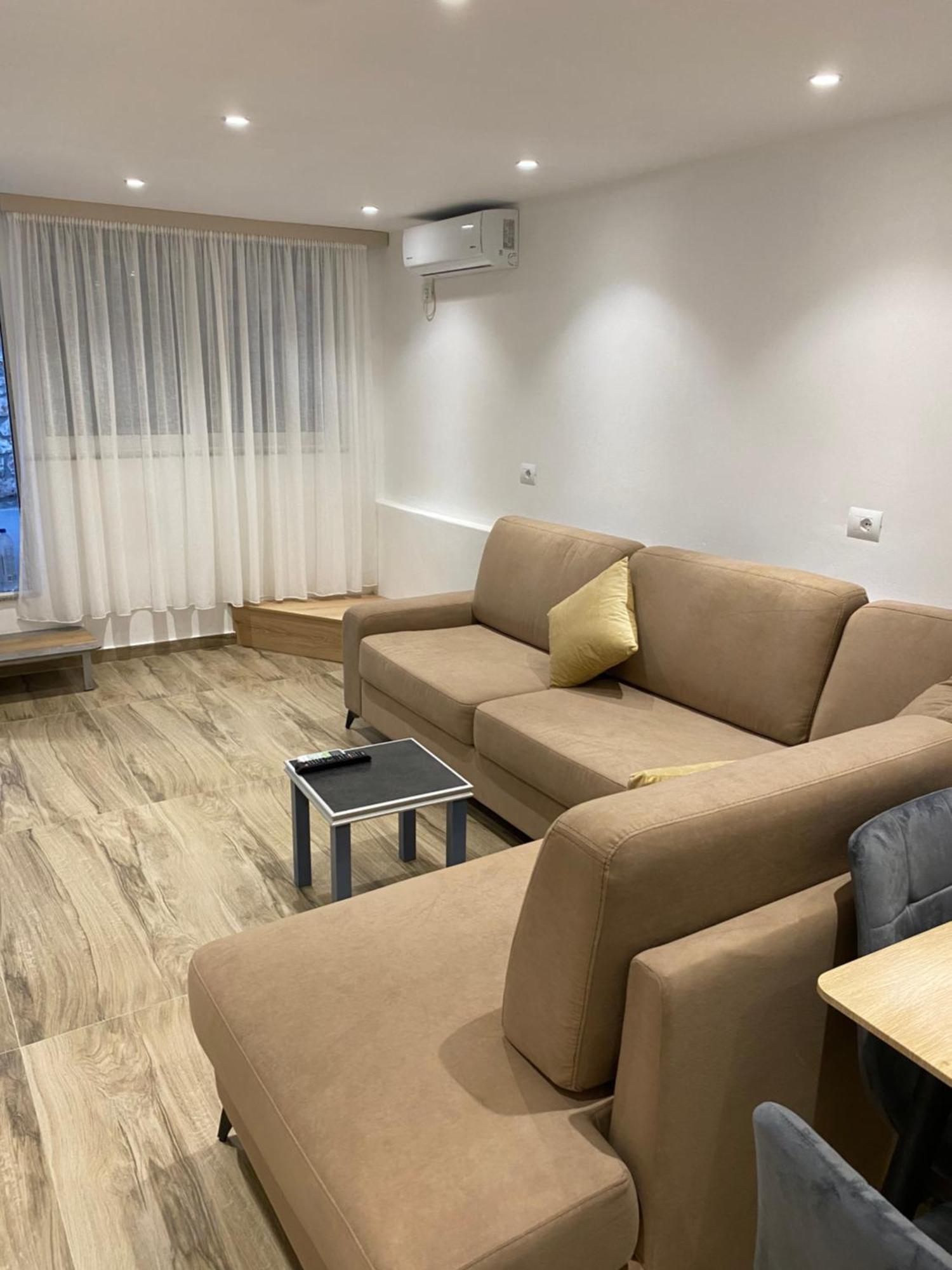 Apartaments Rraku Sarandë Eksteriør billede