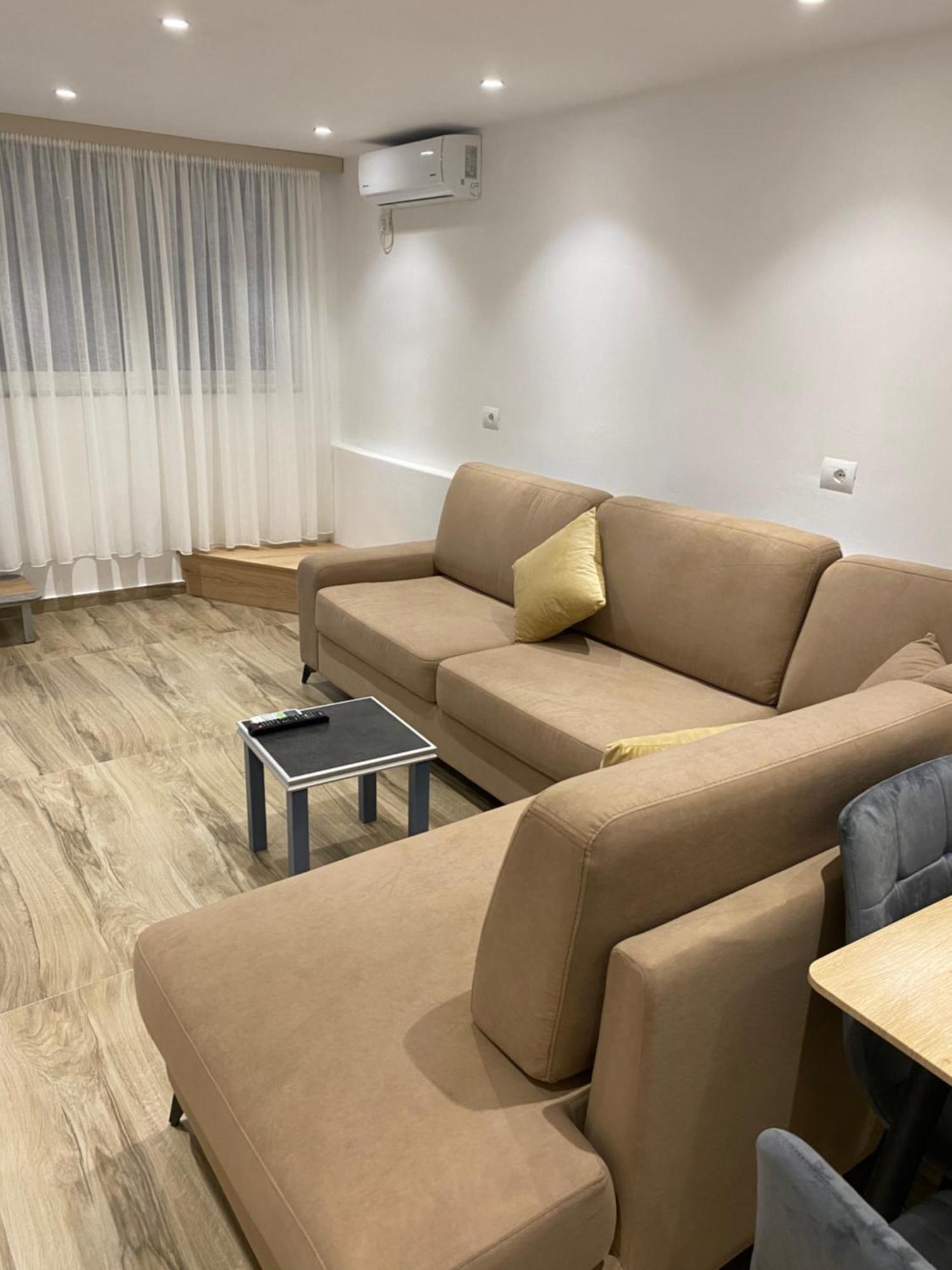 Apartaments Rraku Sarandë Eksteriør billede