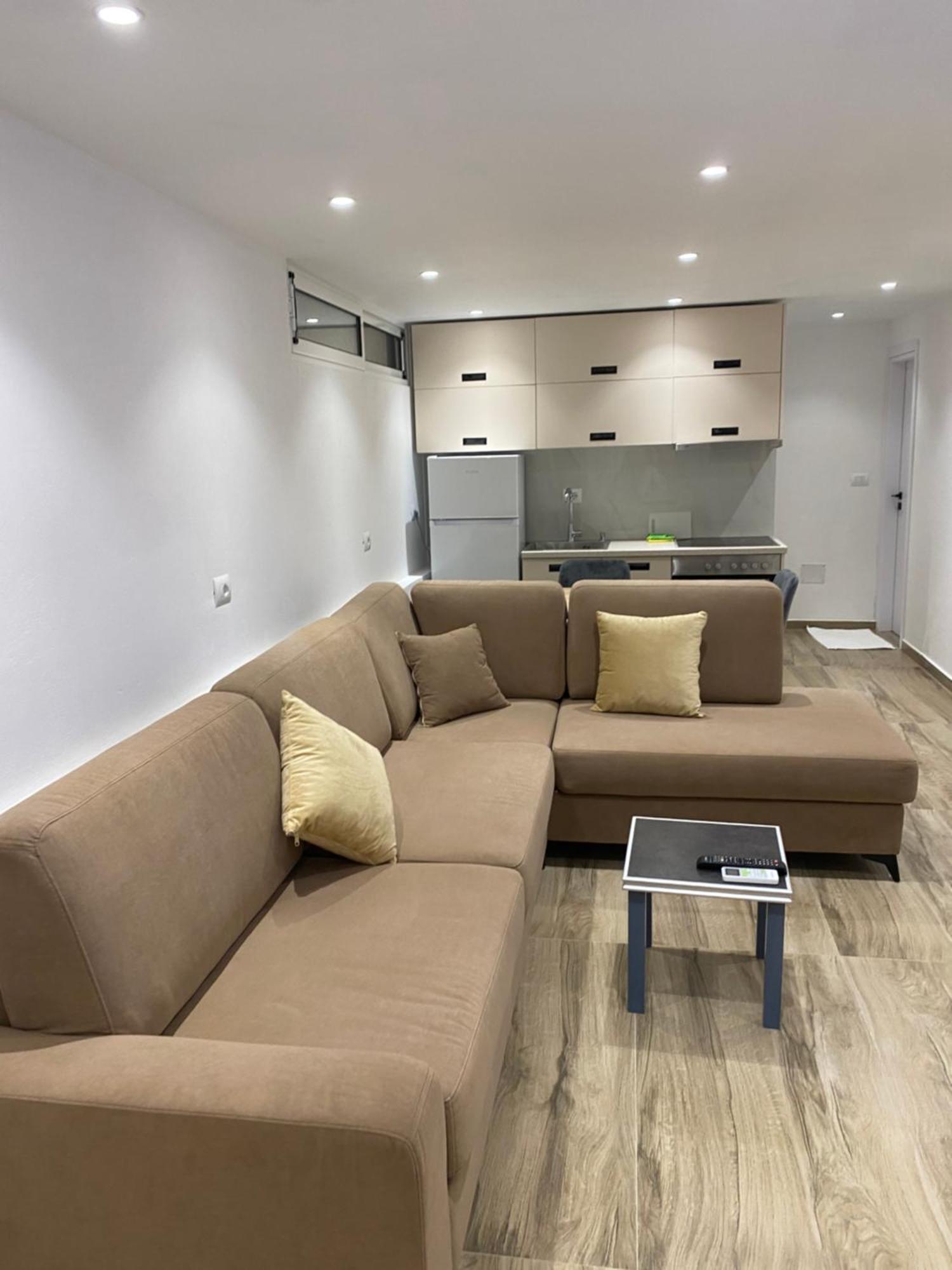 Apartaments Rraku Sarandë Eksteriør billede