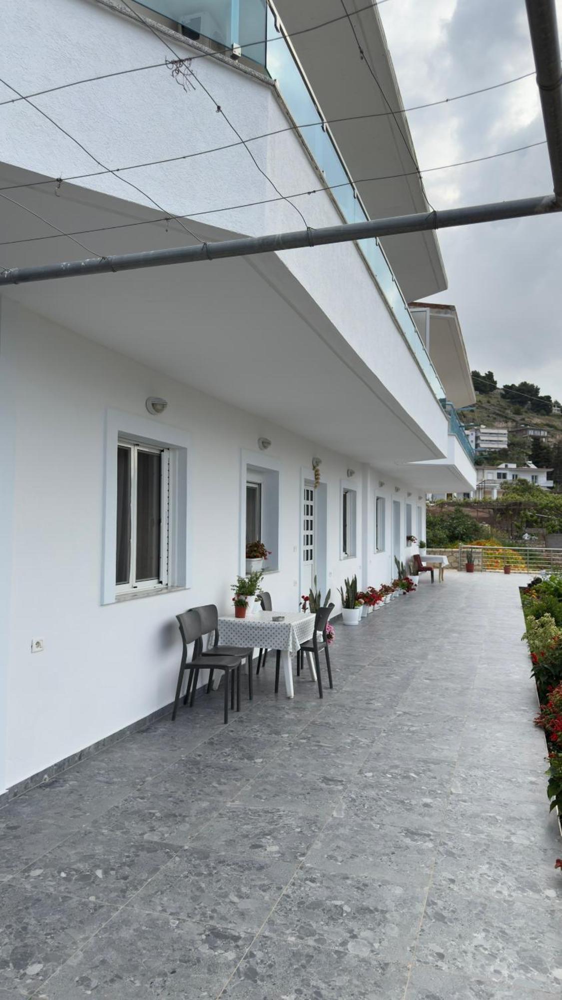 Apartaments Rraku Sarandë Eksteriør billede