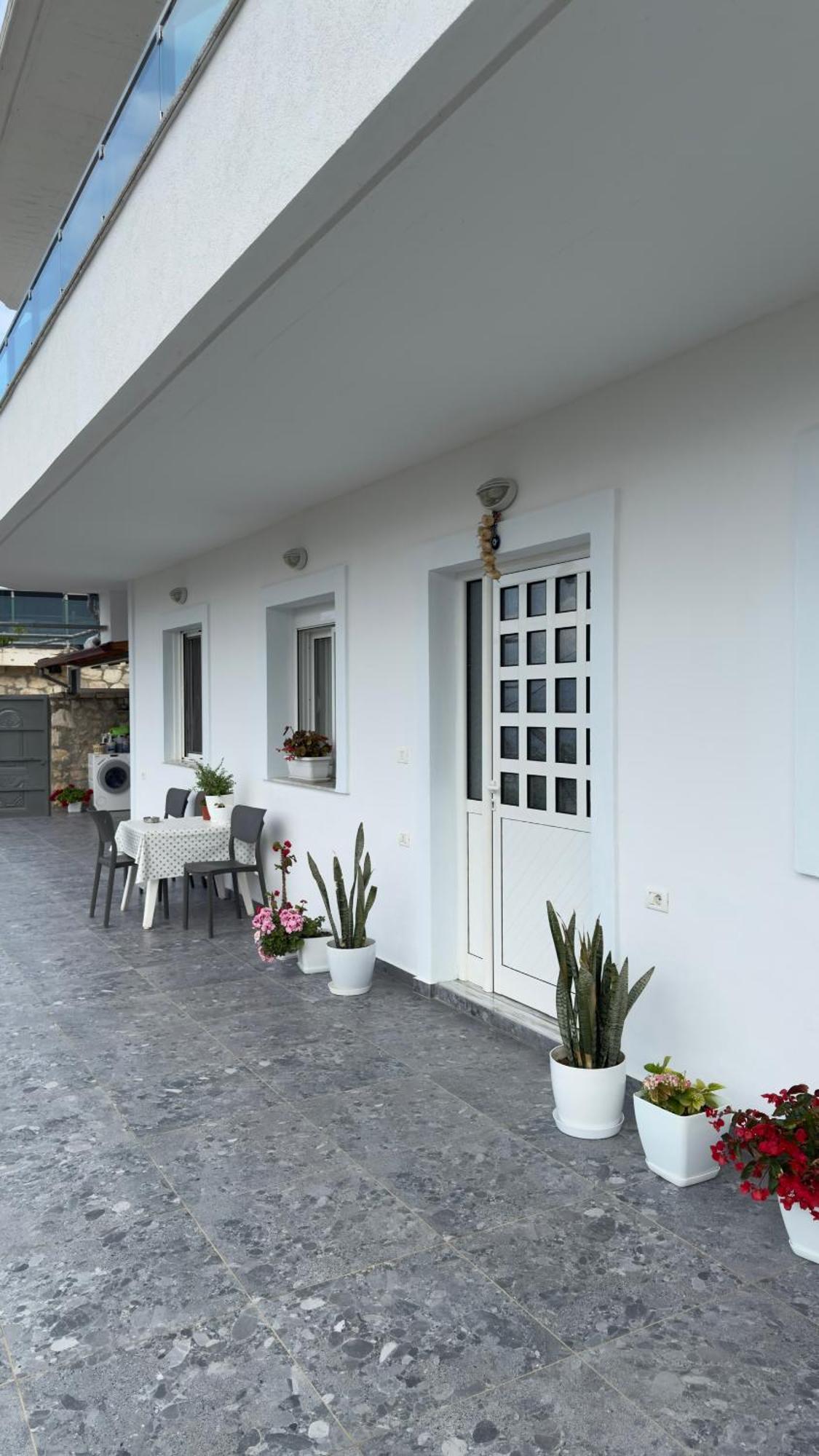Apartaments Rraku Sarandë Eksteriør billede