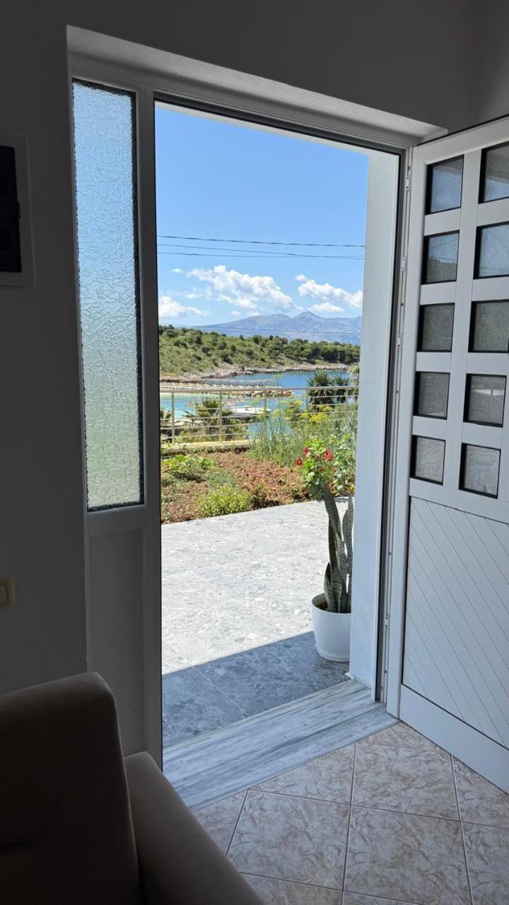 Apartaments Rraku Sarandë Værelse billede